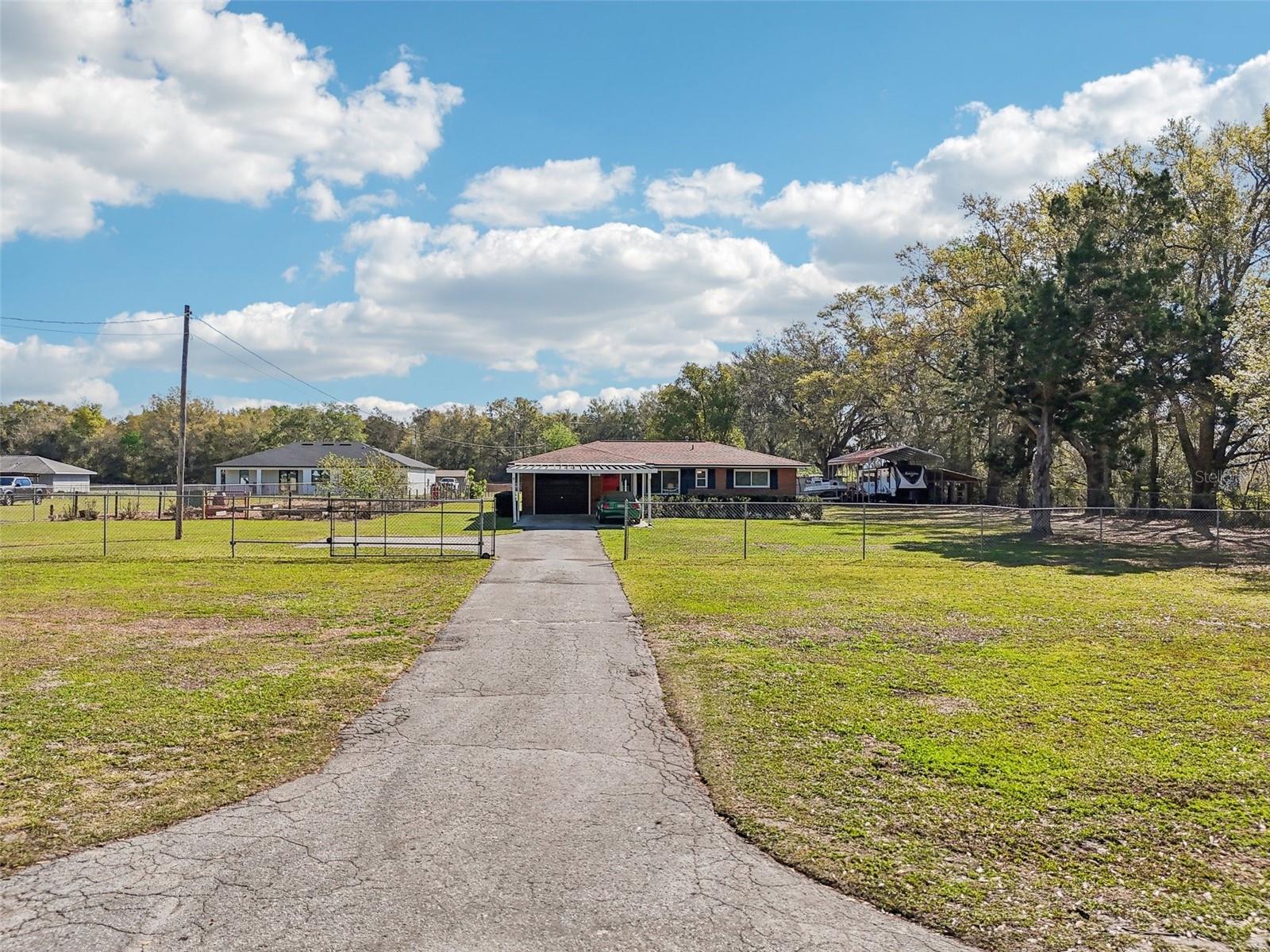 231 CR 482S, LAKE PANASOFFKEE, FL, 33538