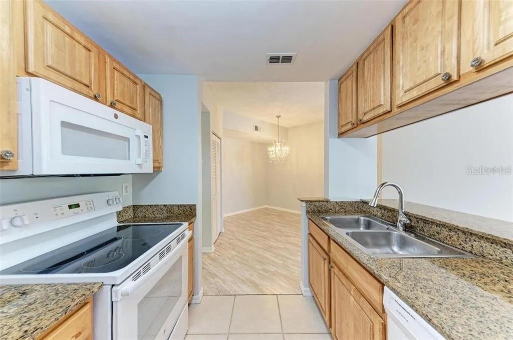 5552 BENTGRASS DR #7-203, SARASOTA, FL, 34235