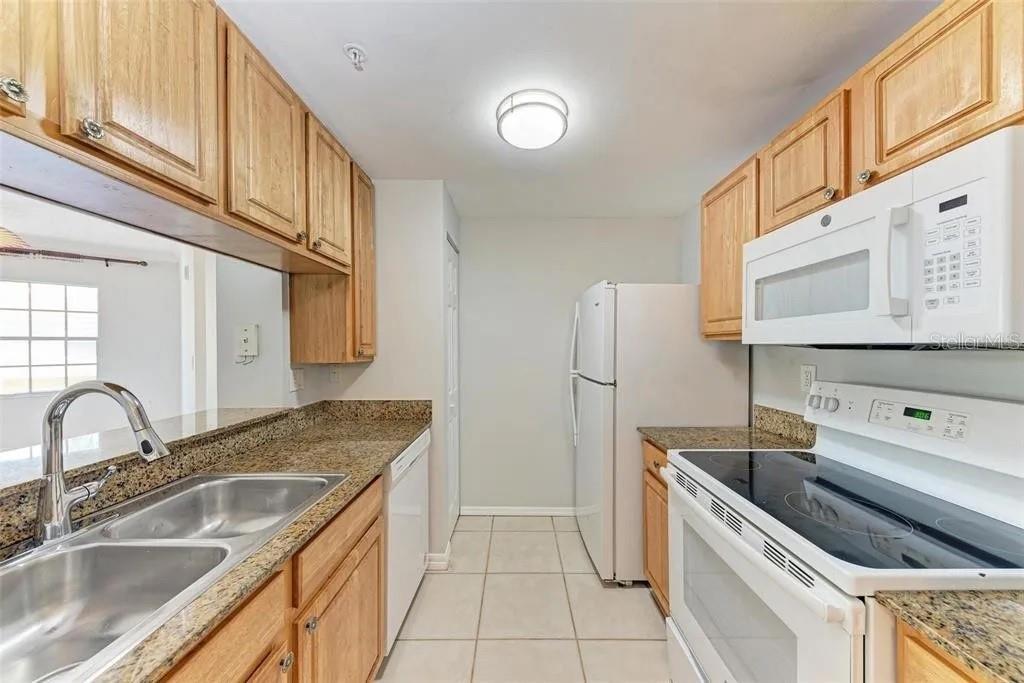 5552 BENTGRASS DR #7-203, SARASOTA, FL, 34235