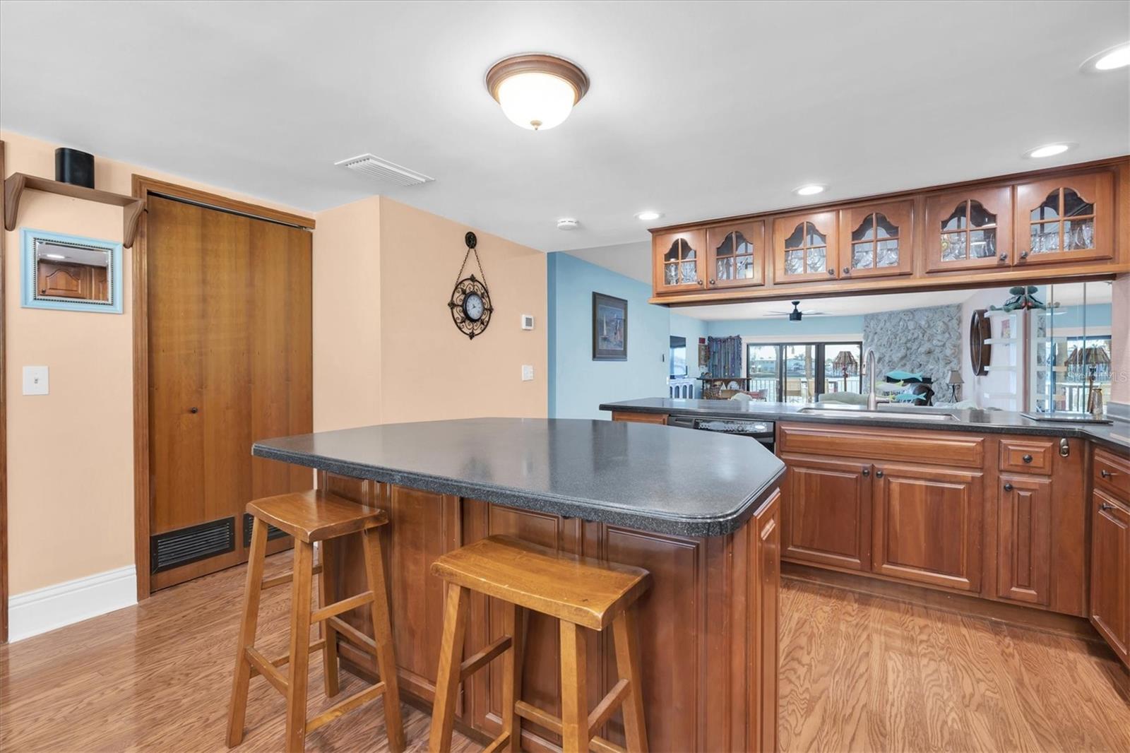 553 HAVEN POINT DR, TREASURE ISLAND, FL, 33706