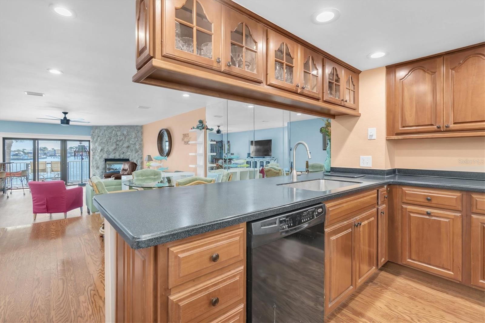 553 HAVEN POINT DR, TREASURE ISLAND, FL, 33706