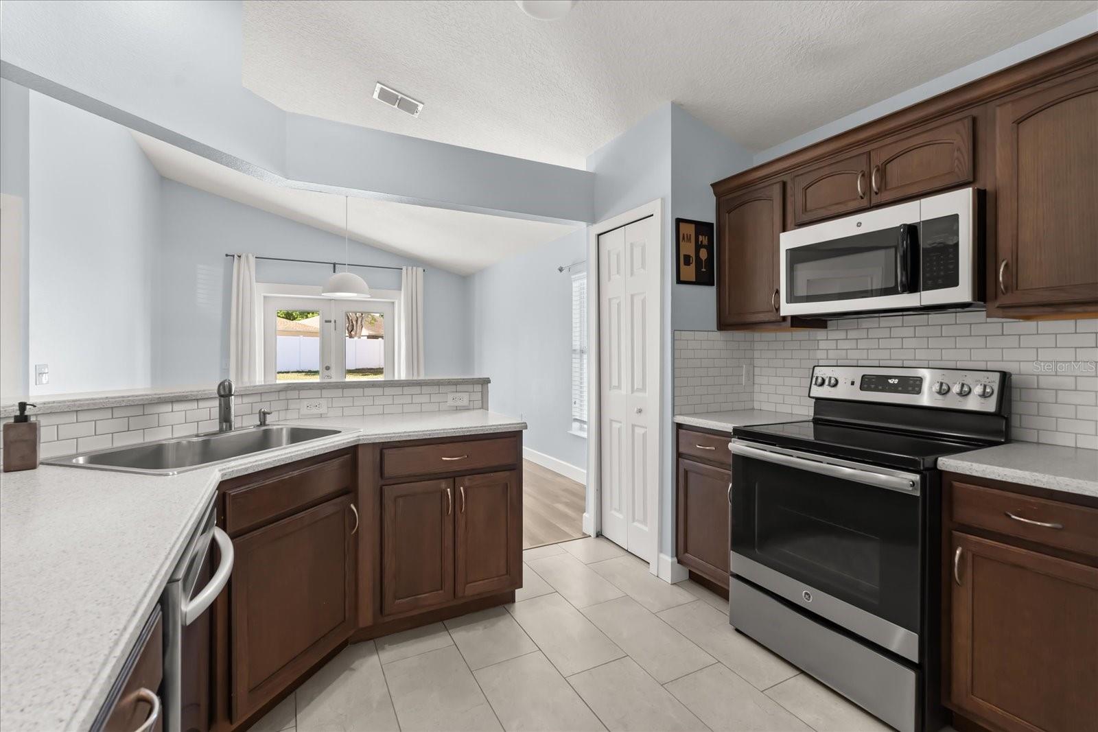 4231 MENDENWOOD LN, ORLANDO, FL, 32826