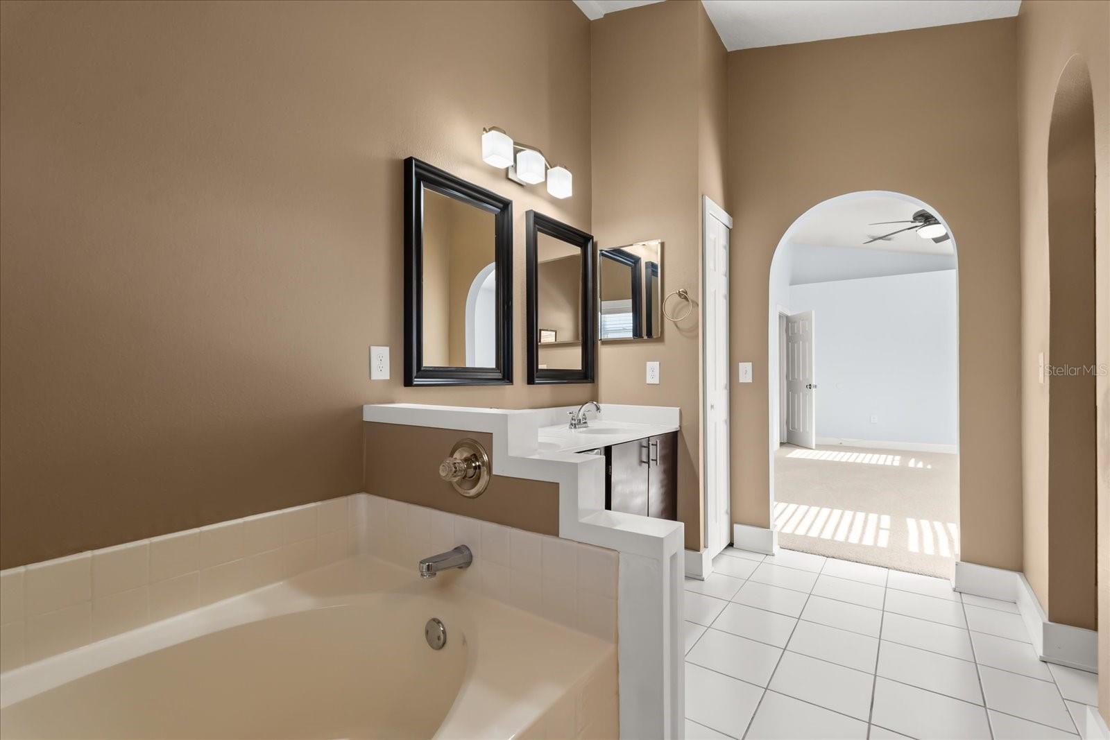 4231 MENDENWOOD LN, ORLANDO, FL, 32826