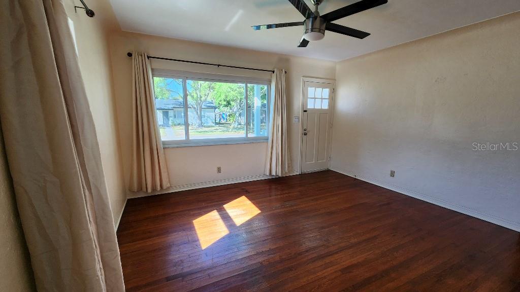 858 51ST AVE N, ST PETERSBURG, FL, 33703