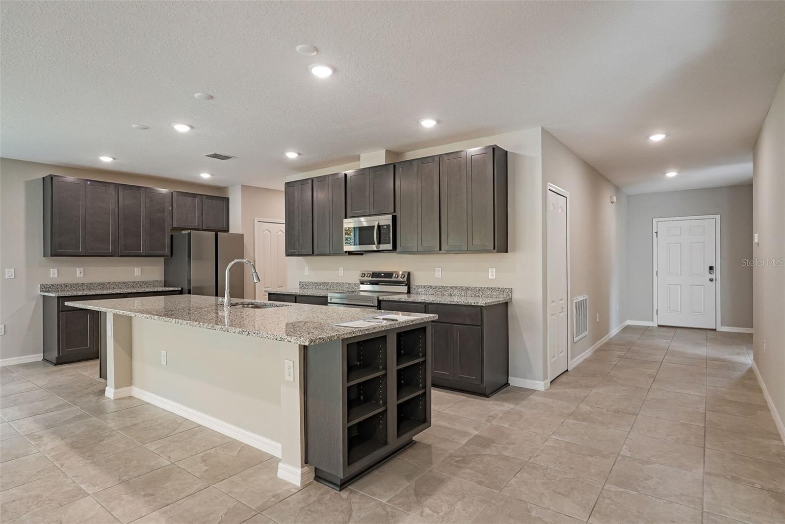 6611 LULLABY LN, MASCOTTE, FL, 34753