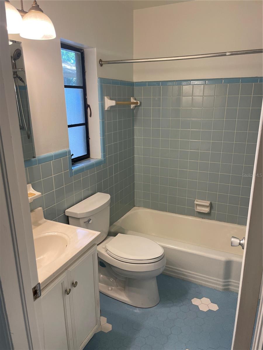 456 W MINNEOLA AVE, CLERMONT, FL, 34711
