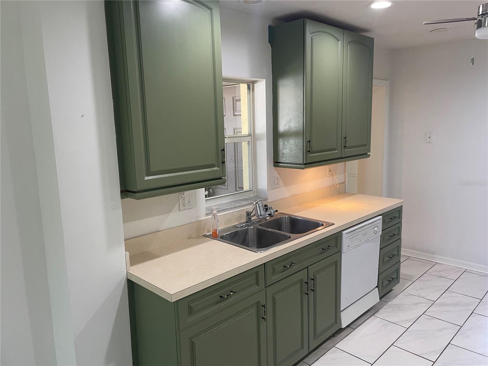 456 W MINNEOLA AVE, CLERMONT, FL, 34711