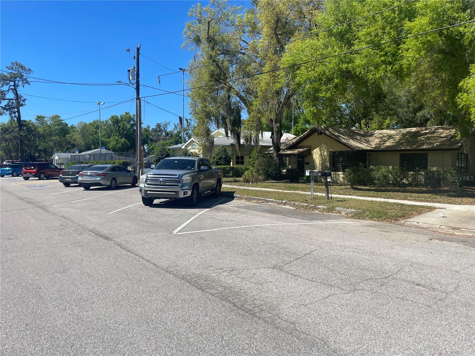 456 W MINNEOLA AVE, CLERMONT, FL, 34711