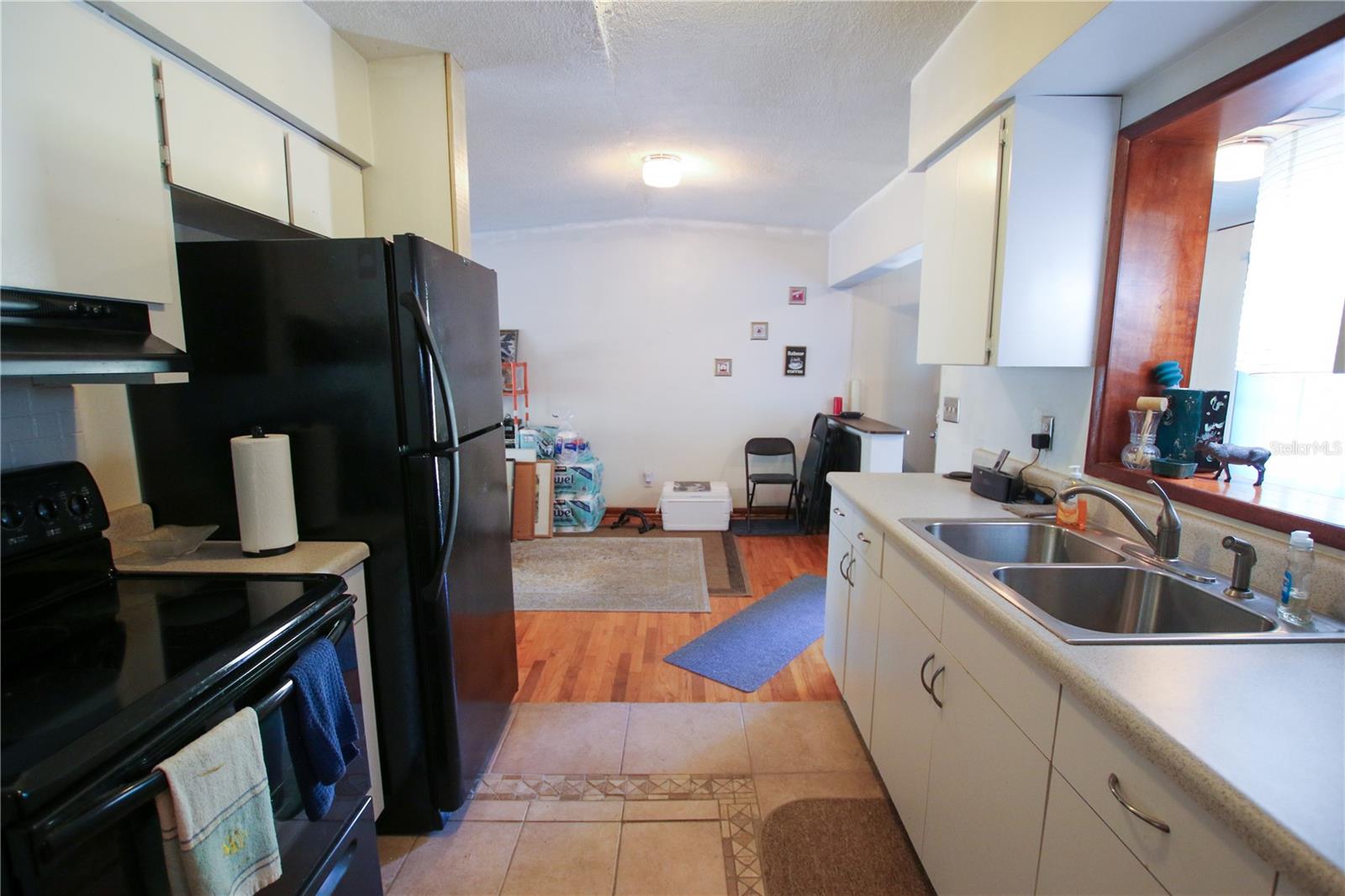 1602 E HENRY AVE, TAMPA, FL, 33610