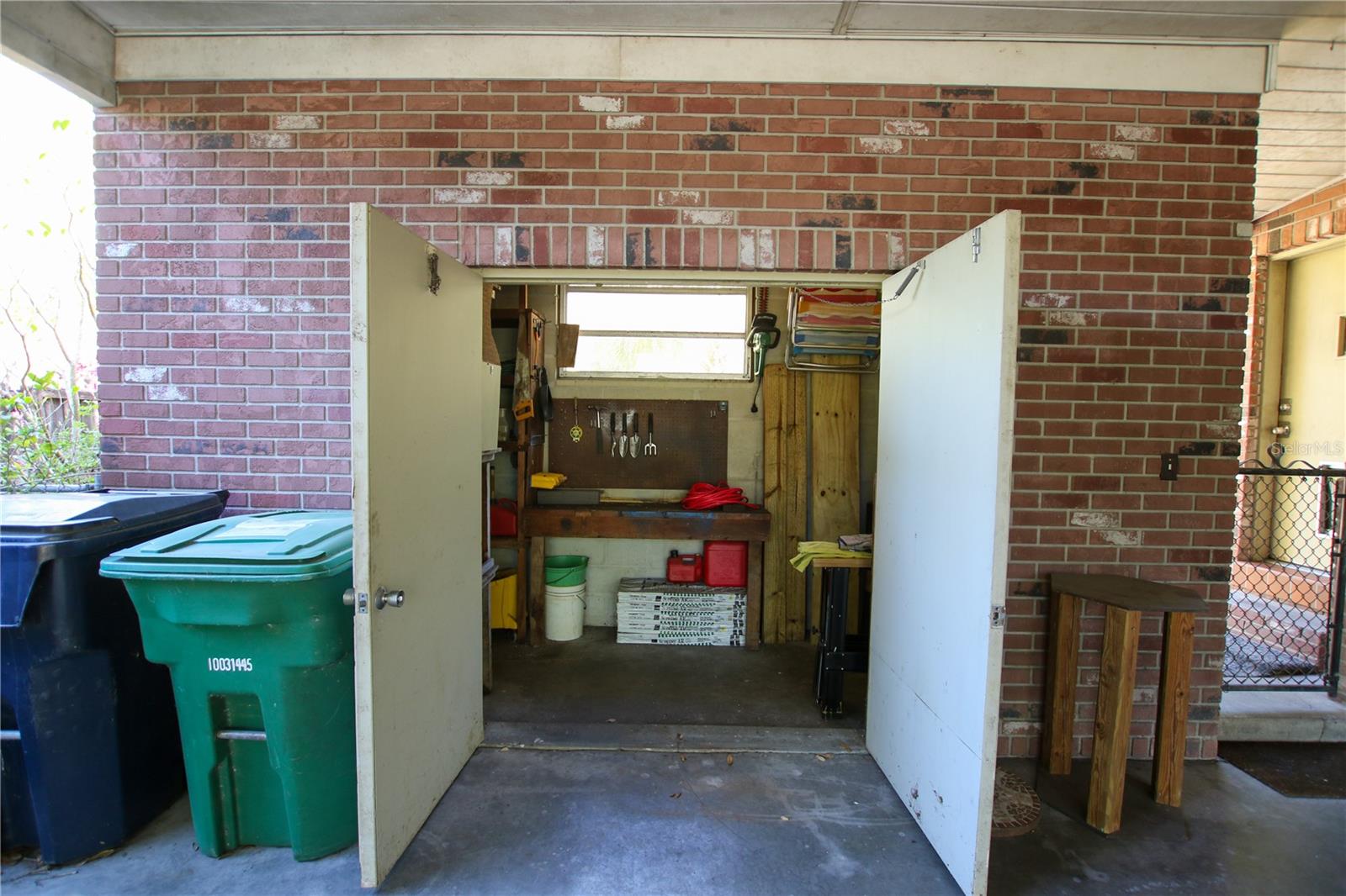 1602 E HENRY AVE, TAMPA, FL, 33610