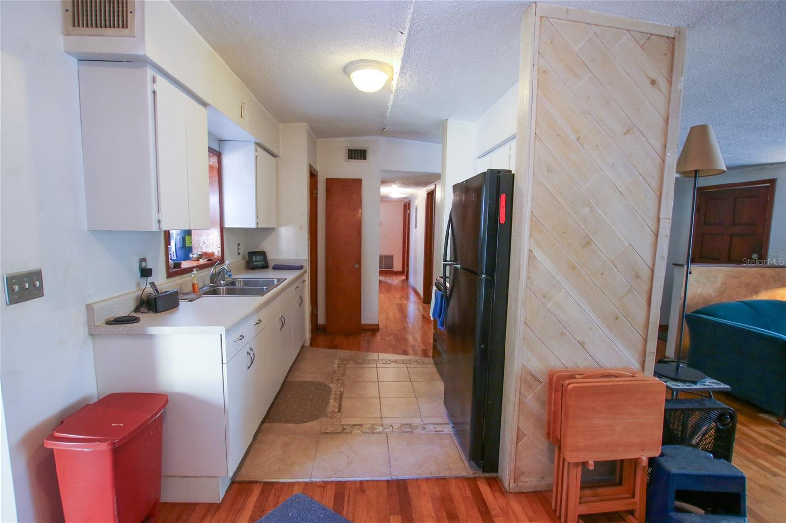 1602 E HENRY AVE, TAMPA, FL, 33610