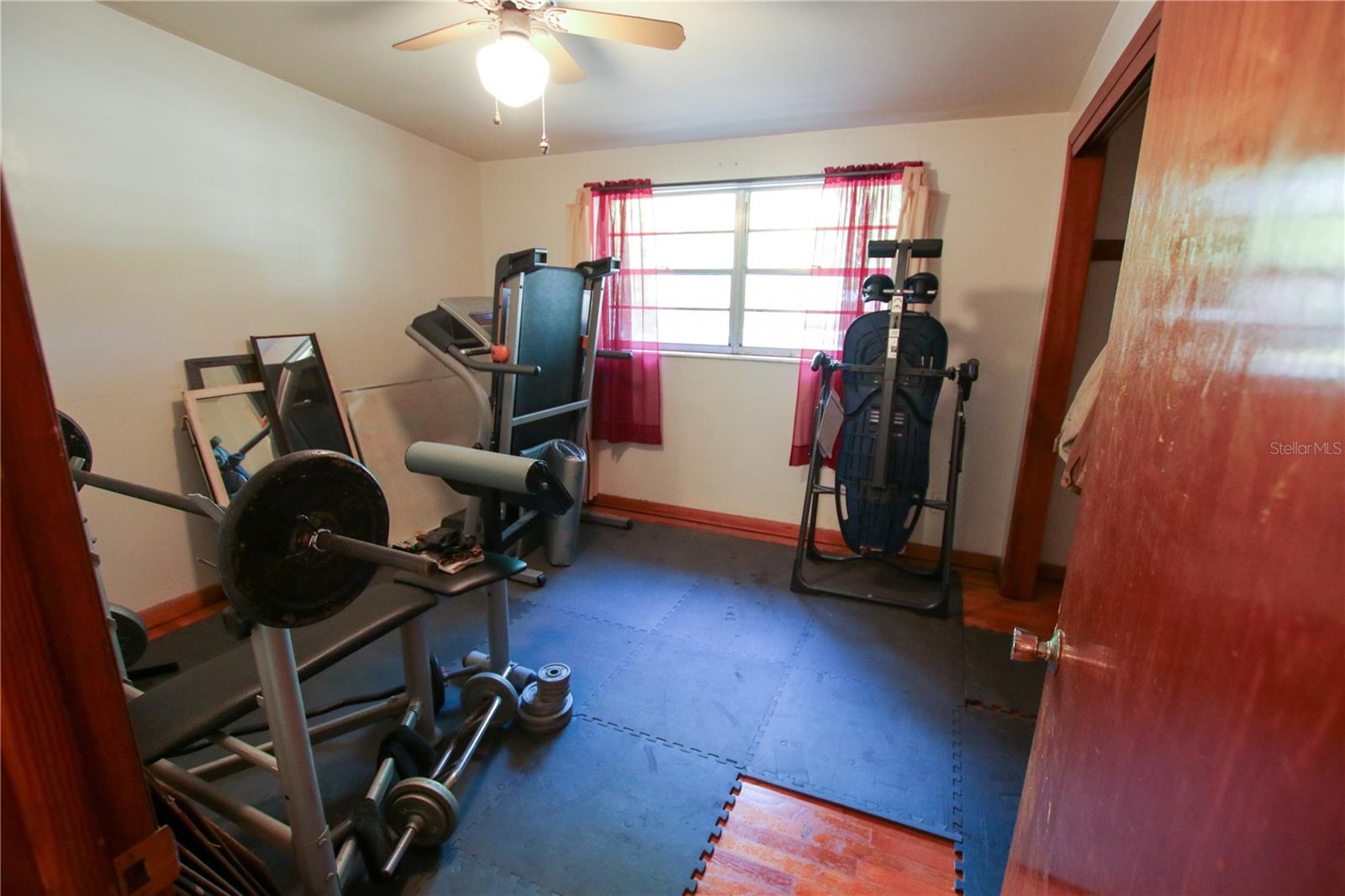 1602 E HENRY AVE, TAMPA, FL, 33610