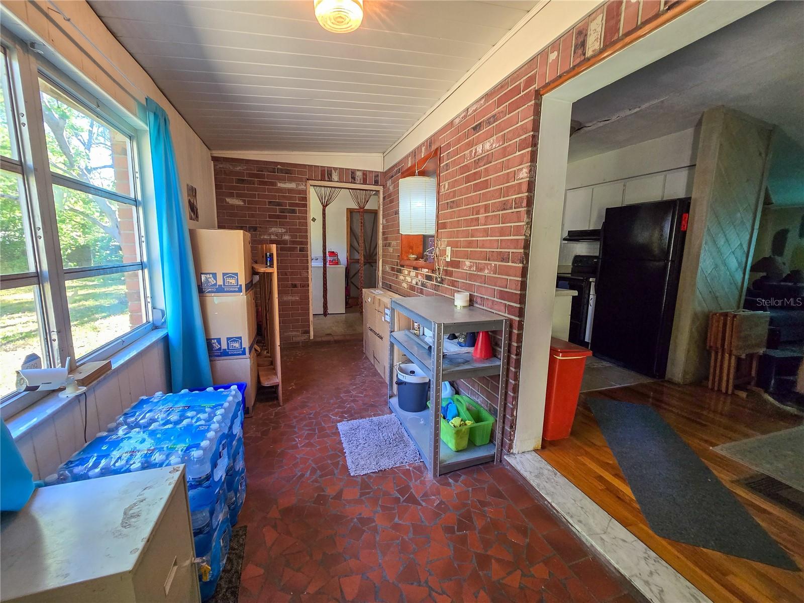 1602 E HENRY AVE, TAMPA, FL, 33610