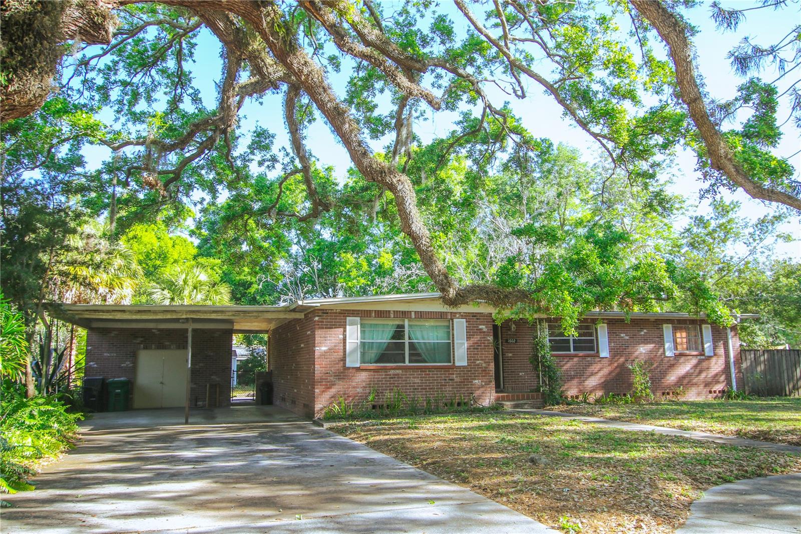 1602 E HENRY AVE, TAMPA, FL, 33610