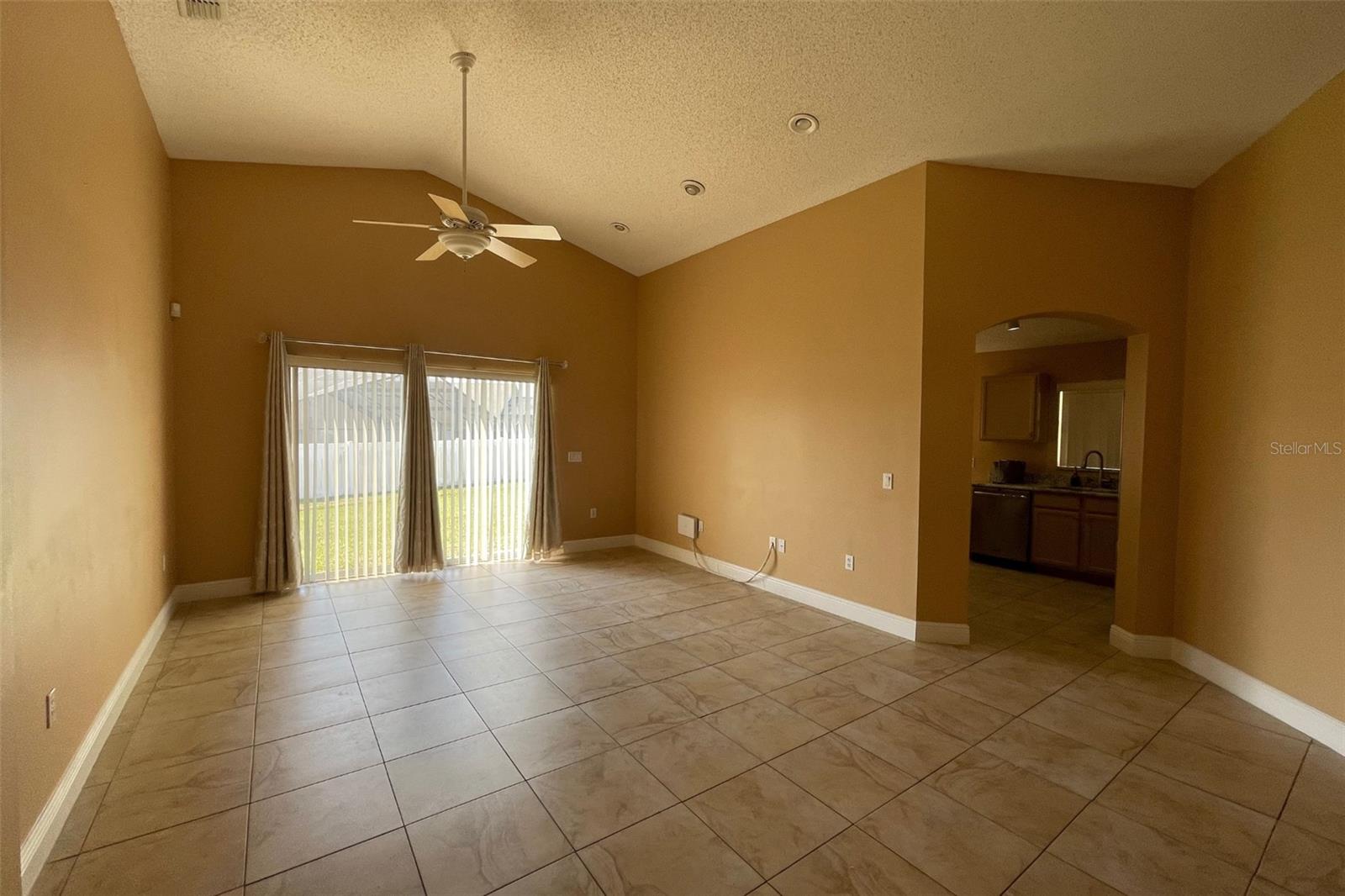 1124 LIBERTY HALL DR, KISSIMMEE, FL, 34746
