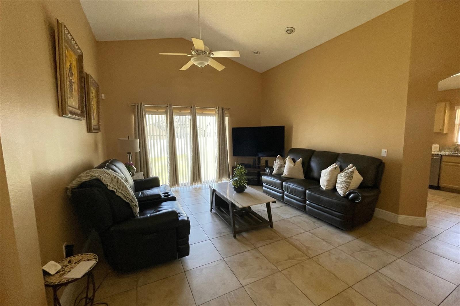 1124 LIBERTY HALL DR, KISSIMMEE, FL, 34746