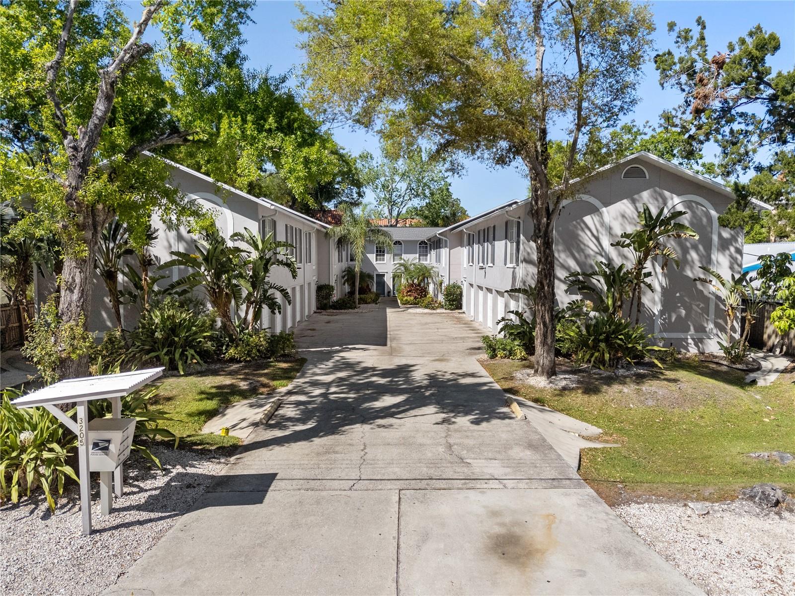 3205 W DE LEON ST #B, TAMPA, FL, 33609