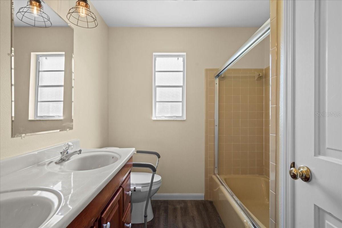 1203 LAKE MIRIAM DR, LAKELAND, FL, 33813
