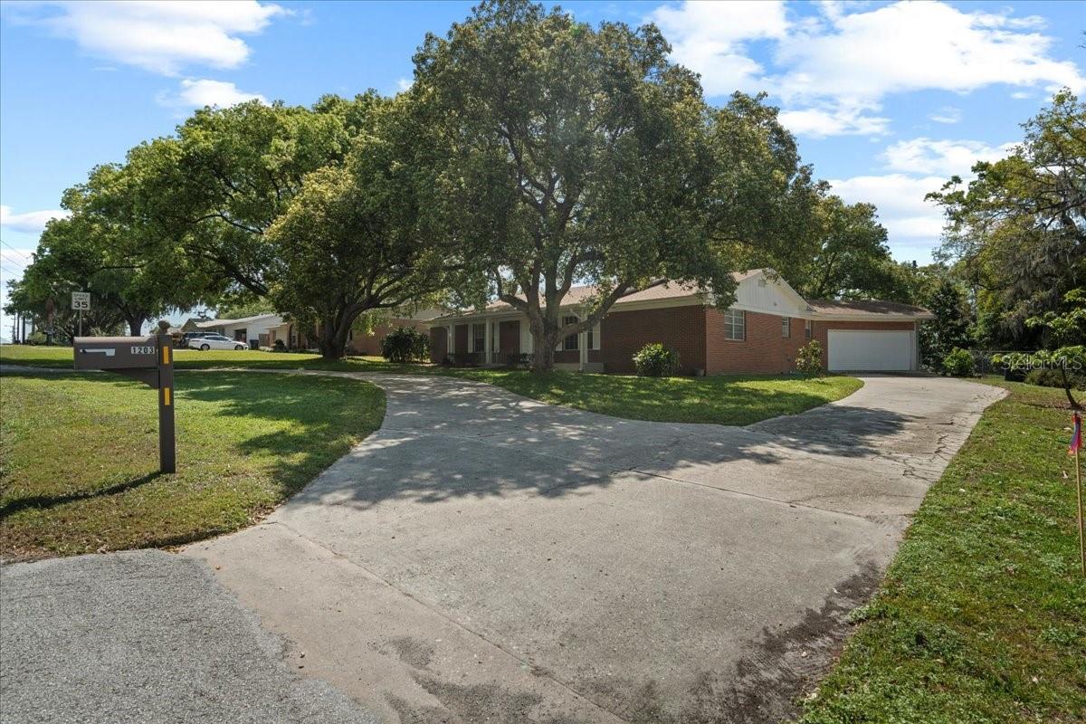1203 LAKE MIRIAM DR, LAKELAND, FL, 33813