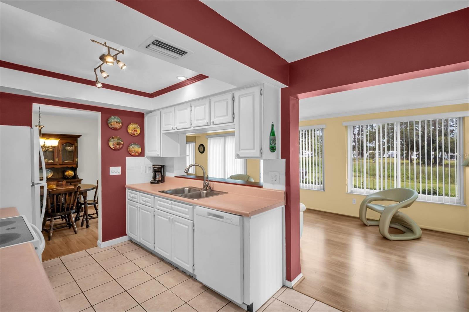 9082 141ST ST, SEMINOLE, FL, 33776