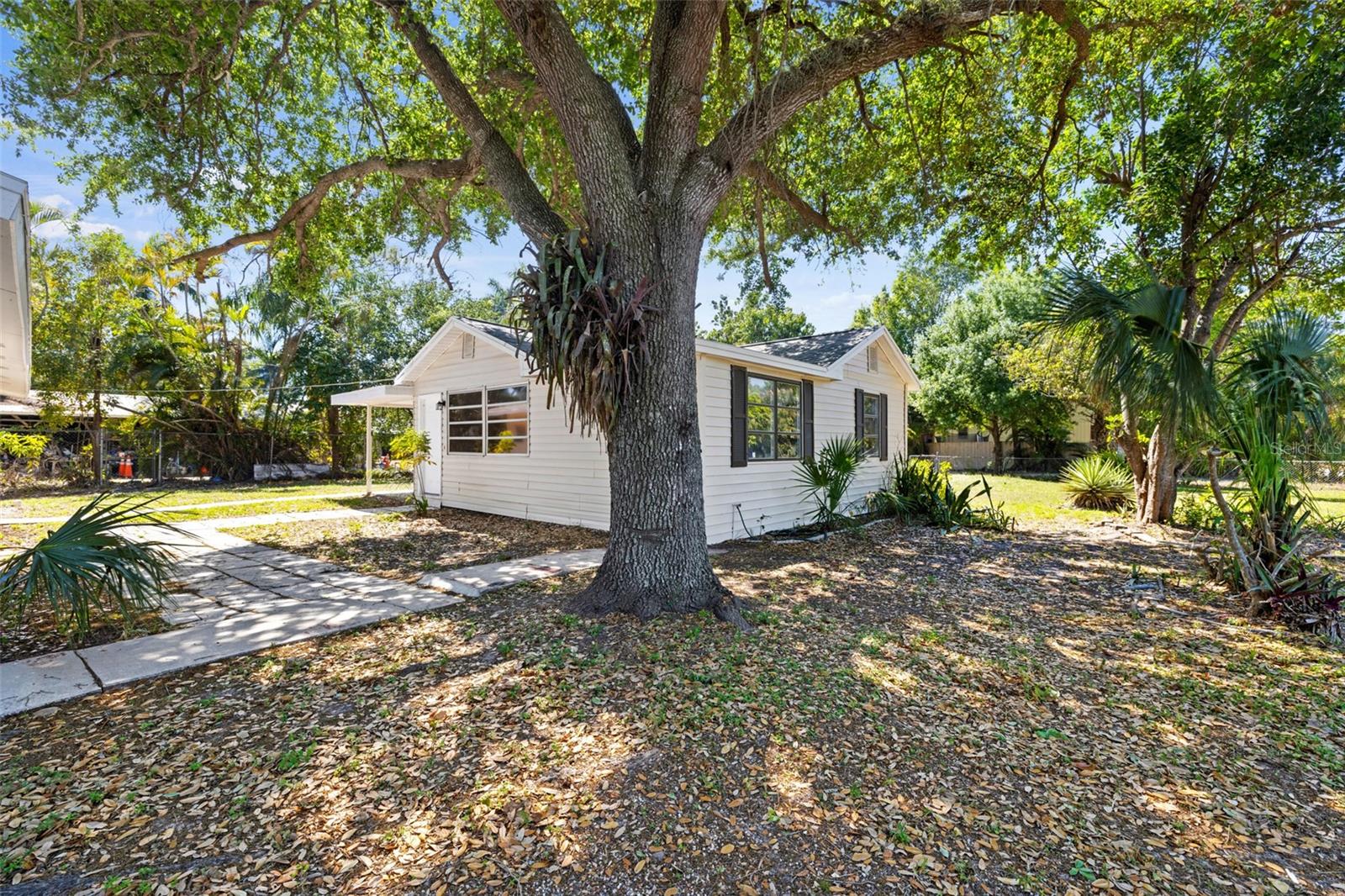 2328 UNITY AVE, FORT MYERS, FL, 33901