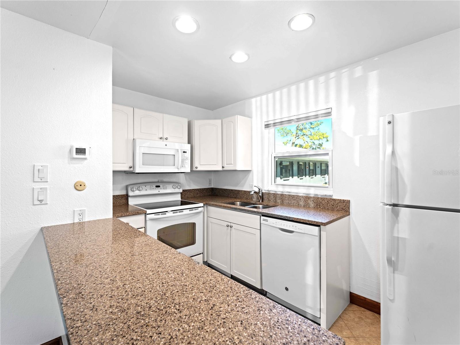 510 AIRPORT AVE E #2D, VENICE, FL, 34285