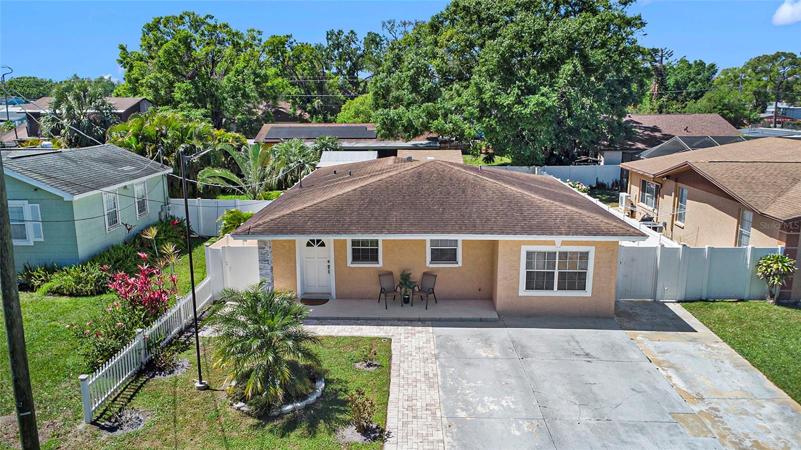 8210 MARIGOLD AVE, TAMPA, FL, 33614