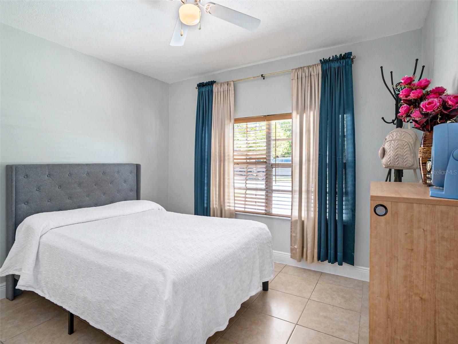8210 MARIGOLD AVE, TAMPA, FL, 33614