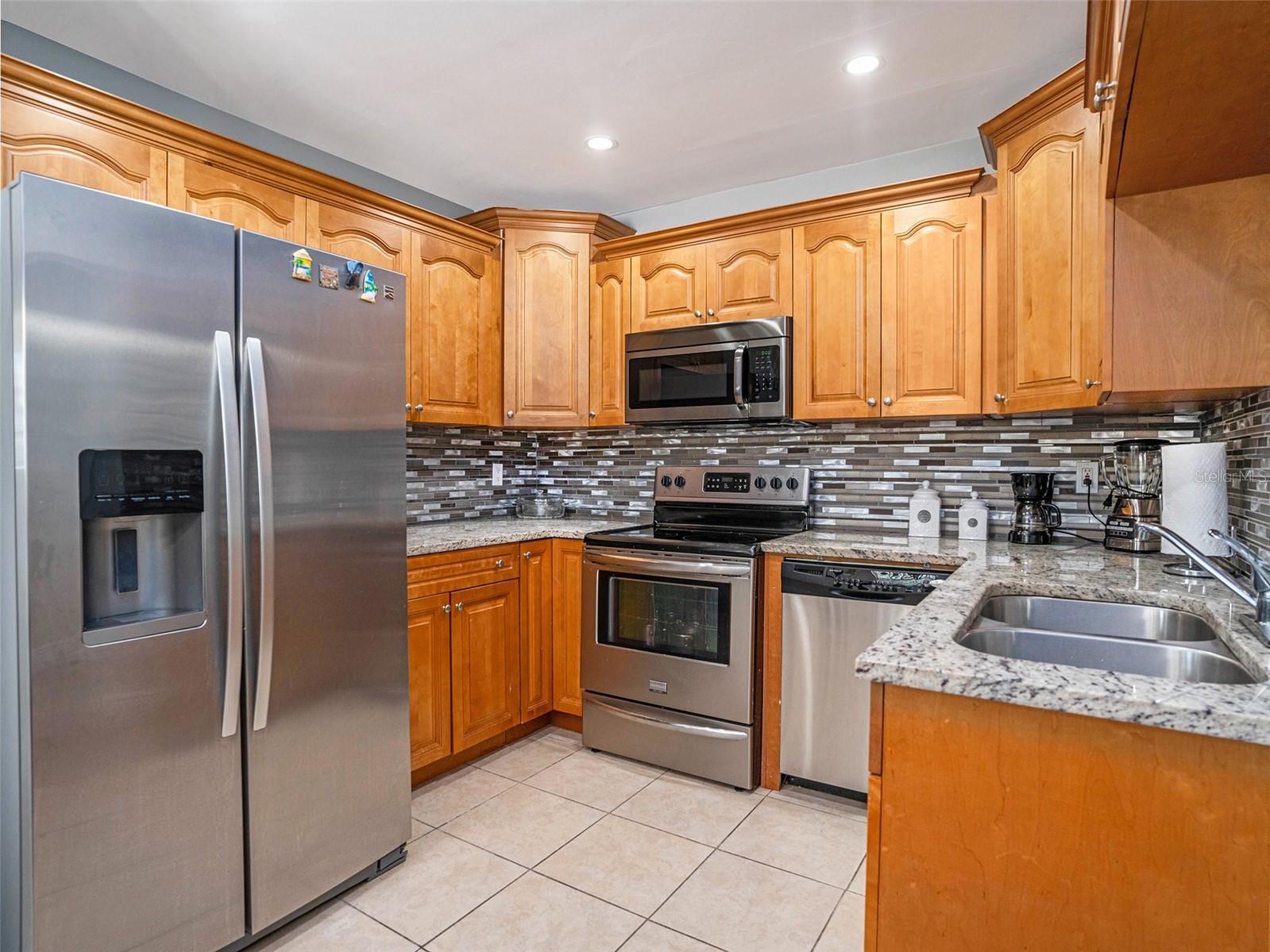 8210 MARIGOLD AVE, TAMPA, FL, 33614
