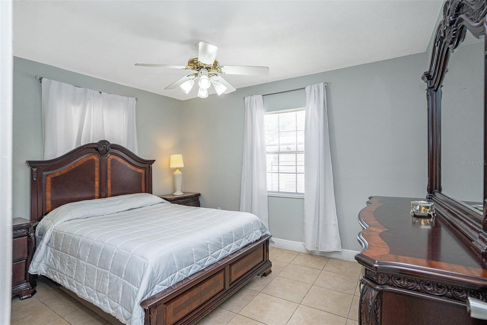 8210 MARIGOLD AVE, TAMPA, FL, 33614
