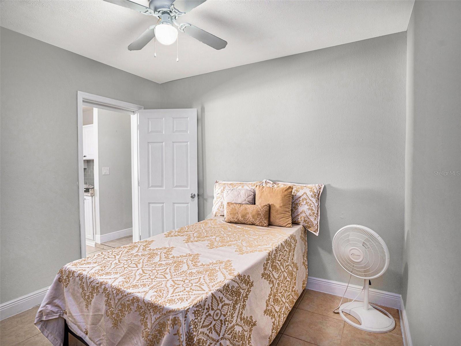 8210 MARIGOLD AVE, TAMPA, FL, 33614