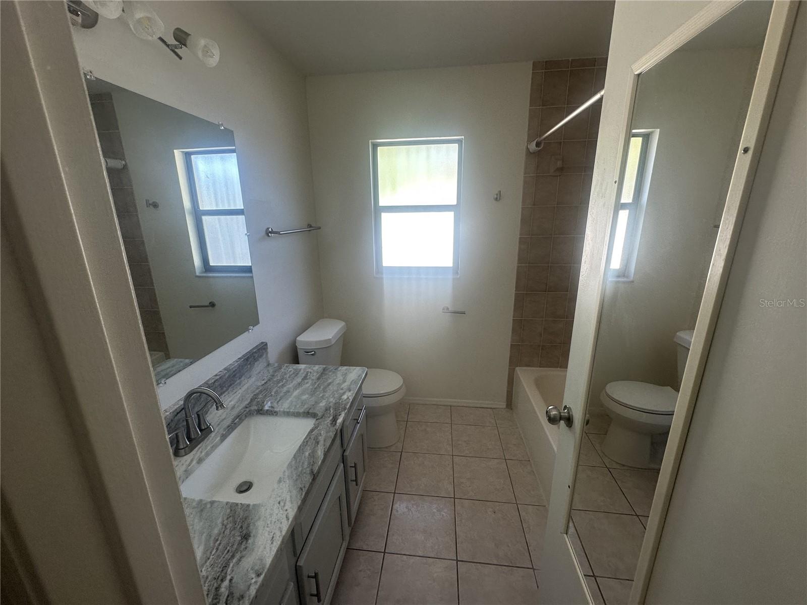 2029 LAKE VIEW BLVD, PORT CHARLOTTE, FL, 33948