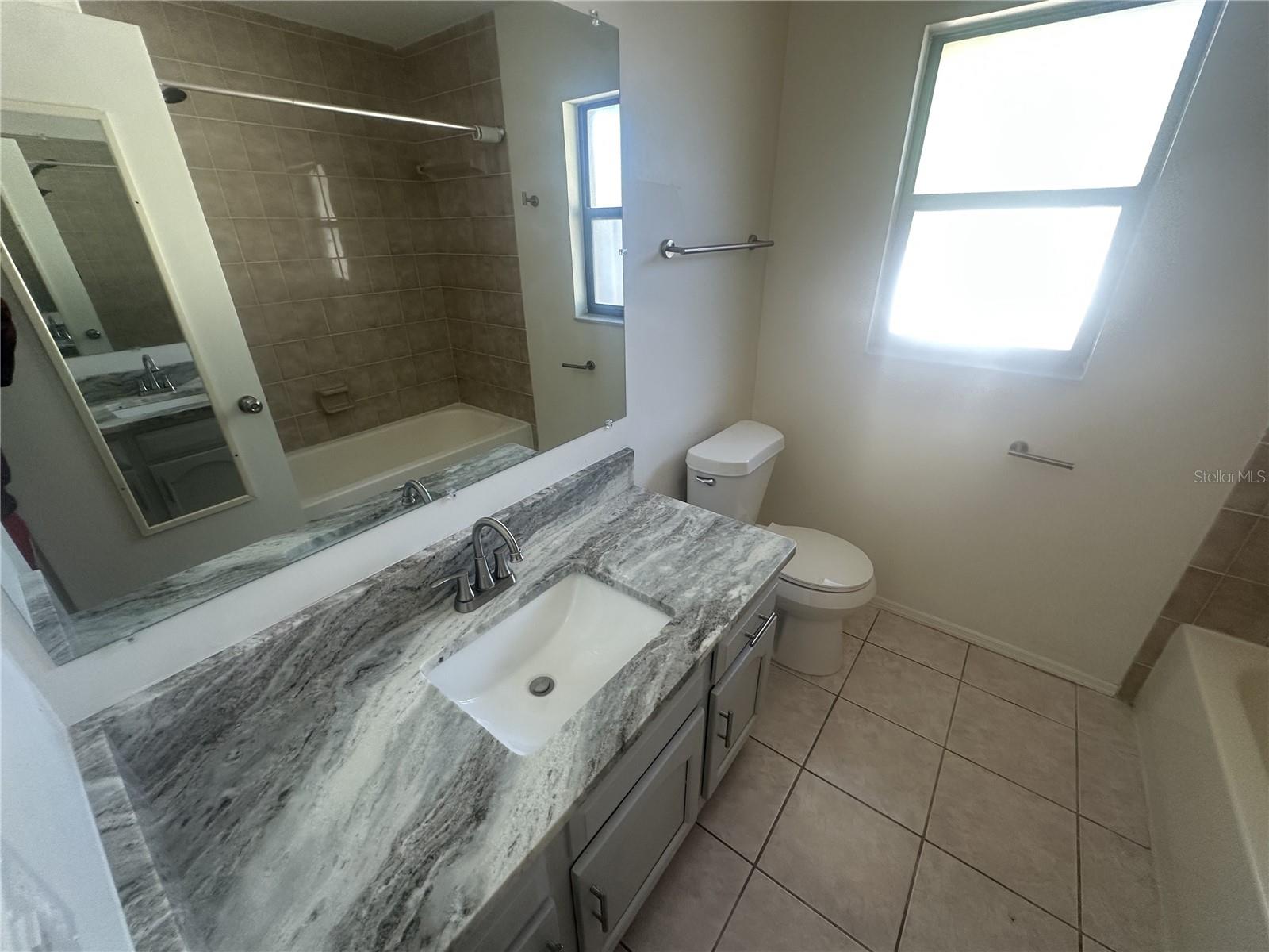2029 LAKE VIEW BLVD, PORT CHARLOTTE, FL, 33948