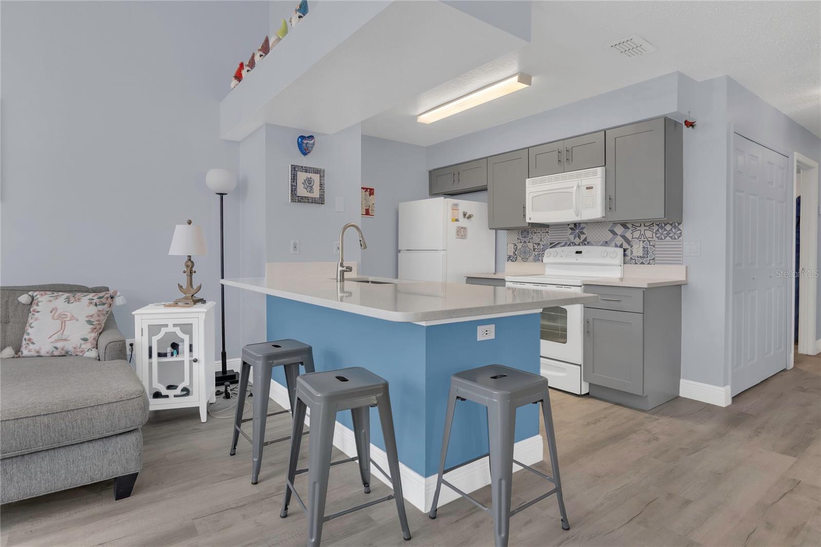 5005 LAGUNA BAY CIR #18, KISSIMMEE, FL, 34746