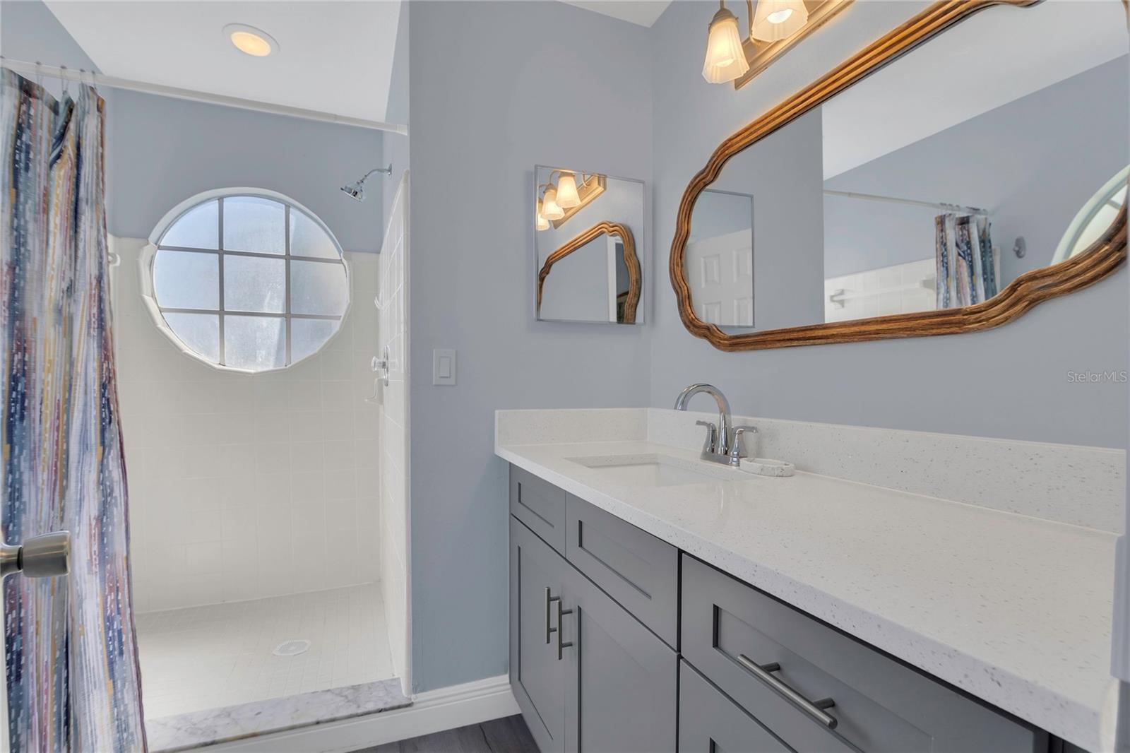 5005 LAGUNA BAY CIR #18, KISSIMMEE, FL, 34746