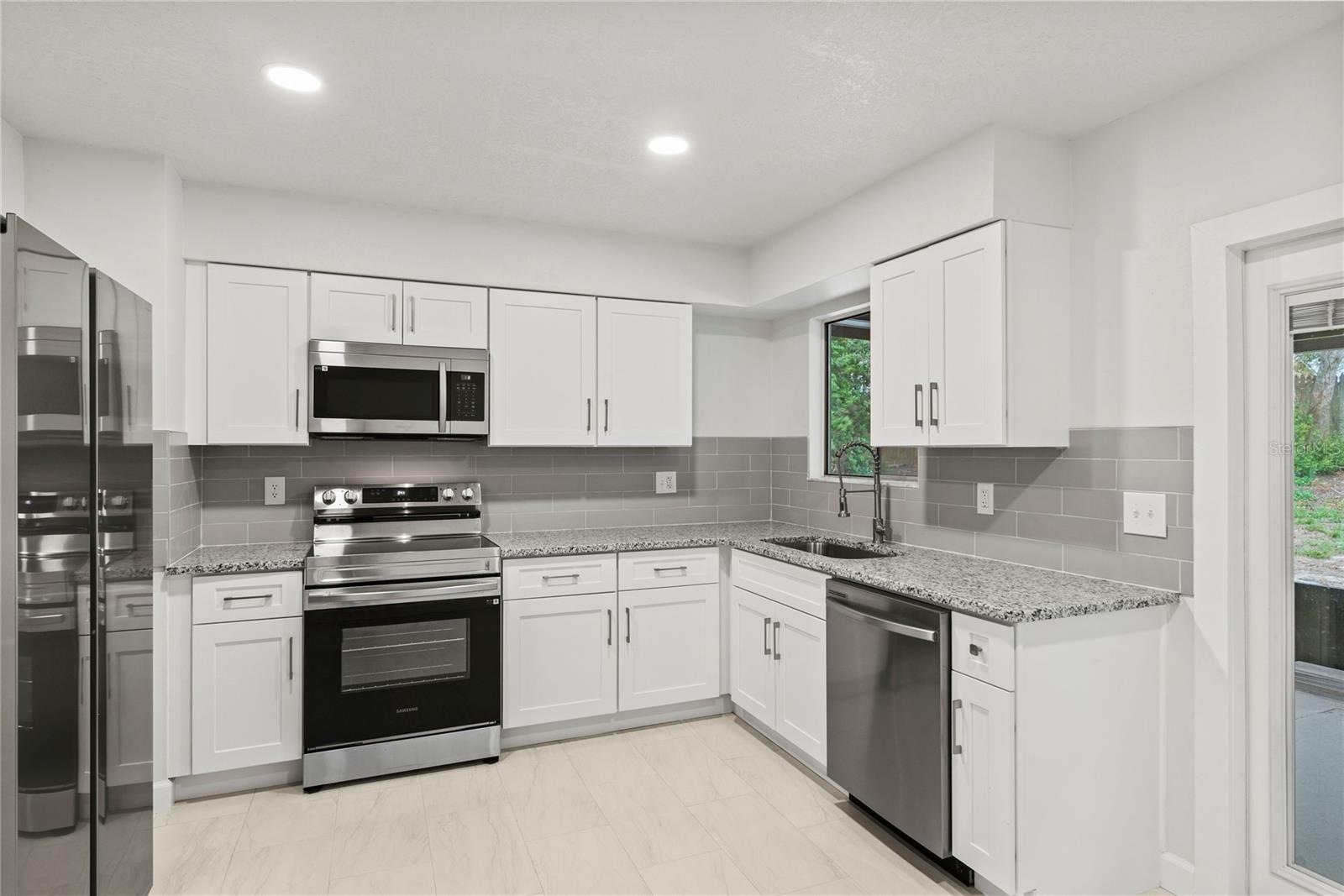 1811 OAKGROVE AVE, DELTONA, FL, 32725