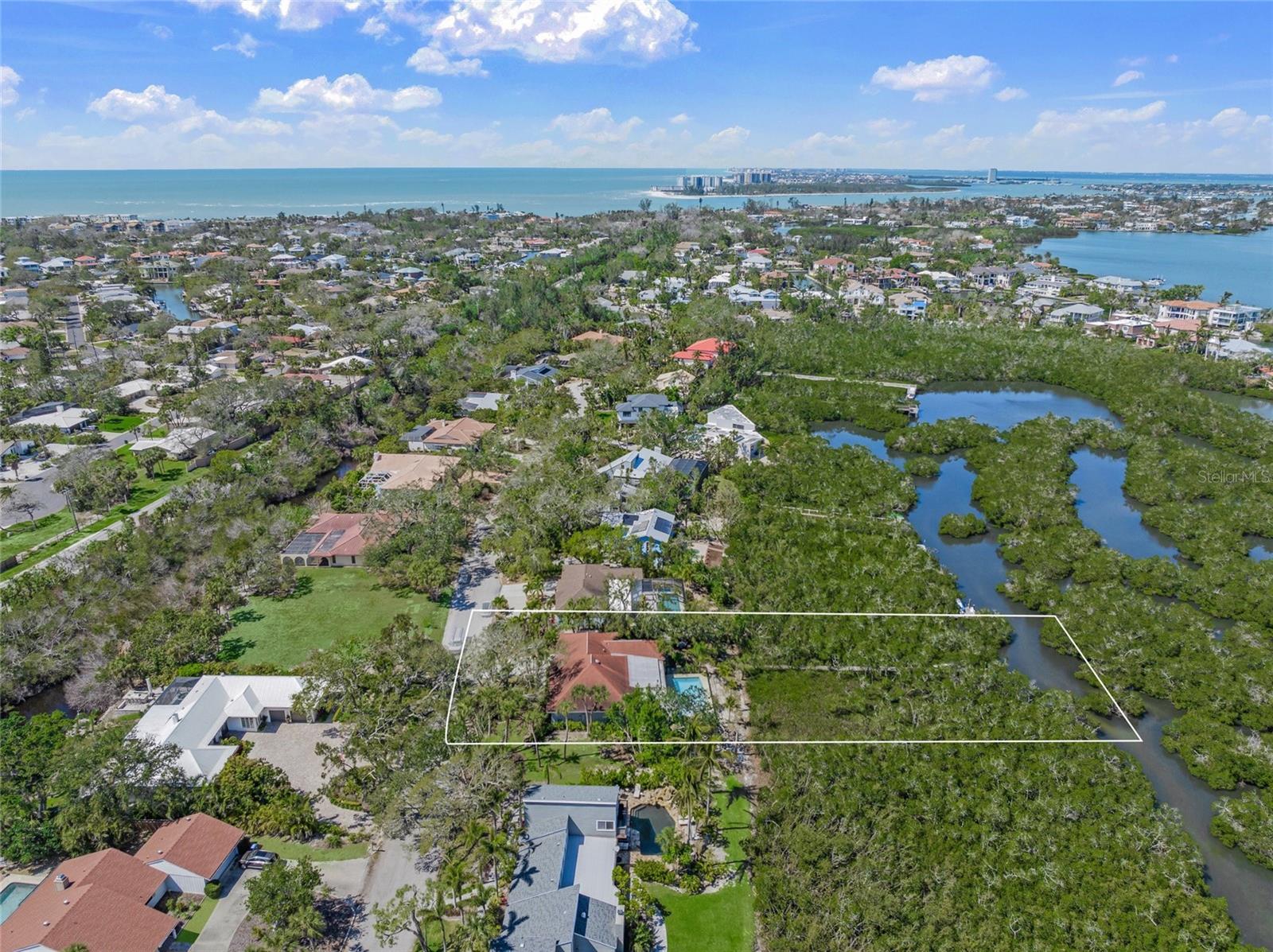700 TROPICAL CIR, SARASOTA, FL, 34242