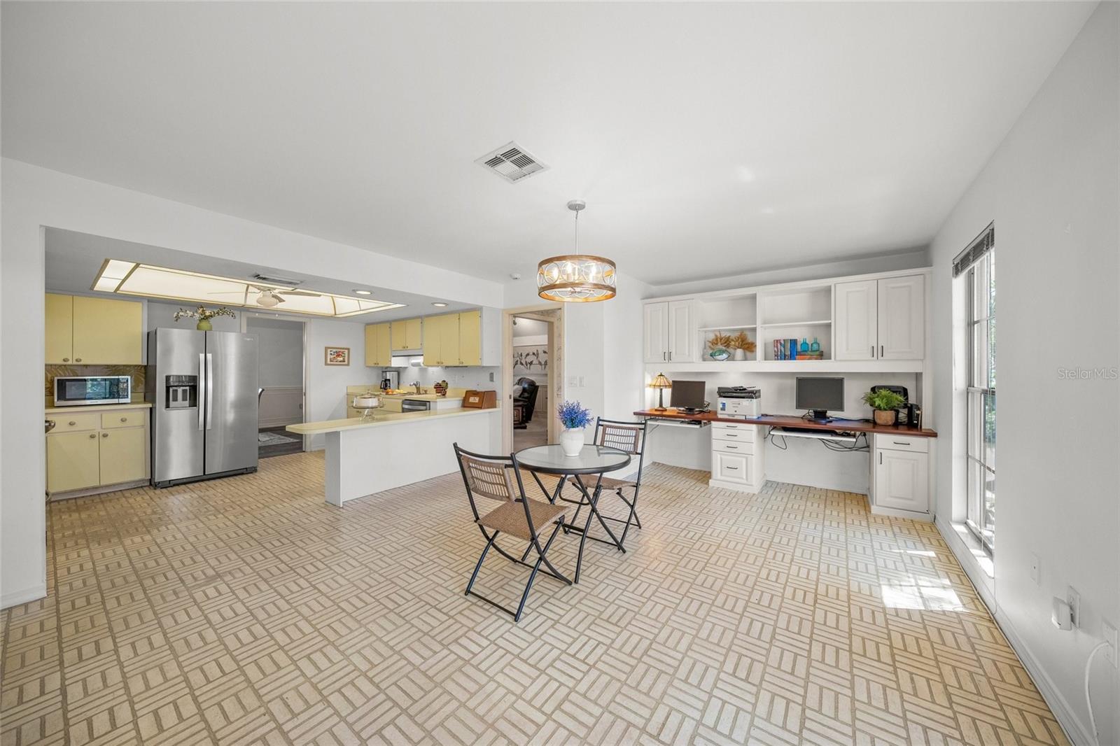 700 TROPICAL CIR, SARASOTA, FL, 34242