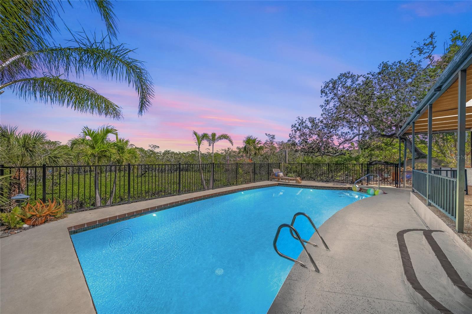 700 TROPICAL CIR, SARASOTA, FL, 34242