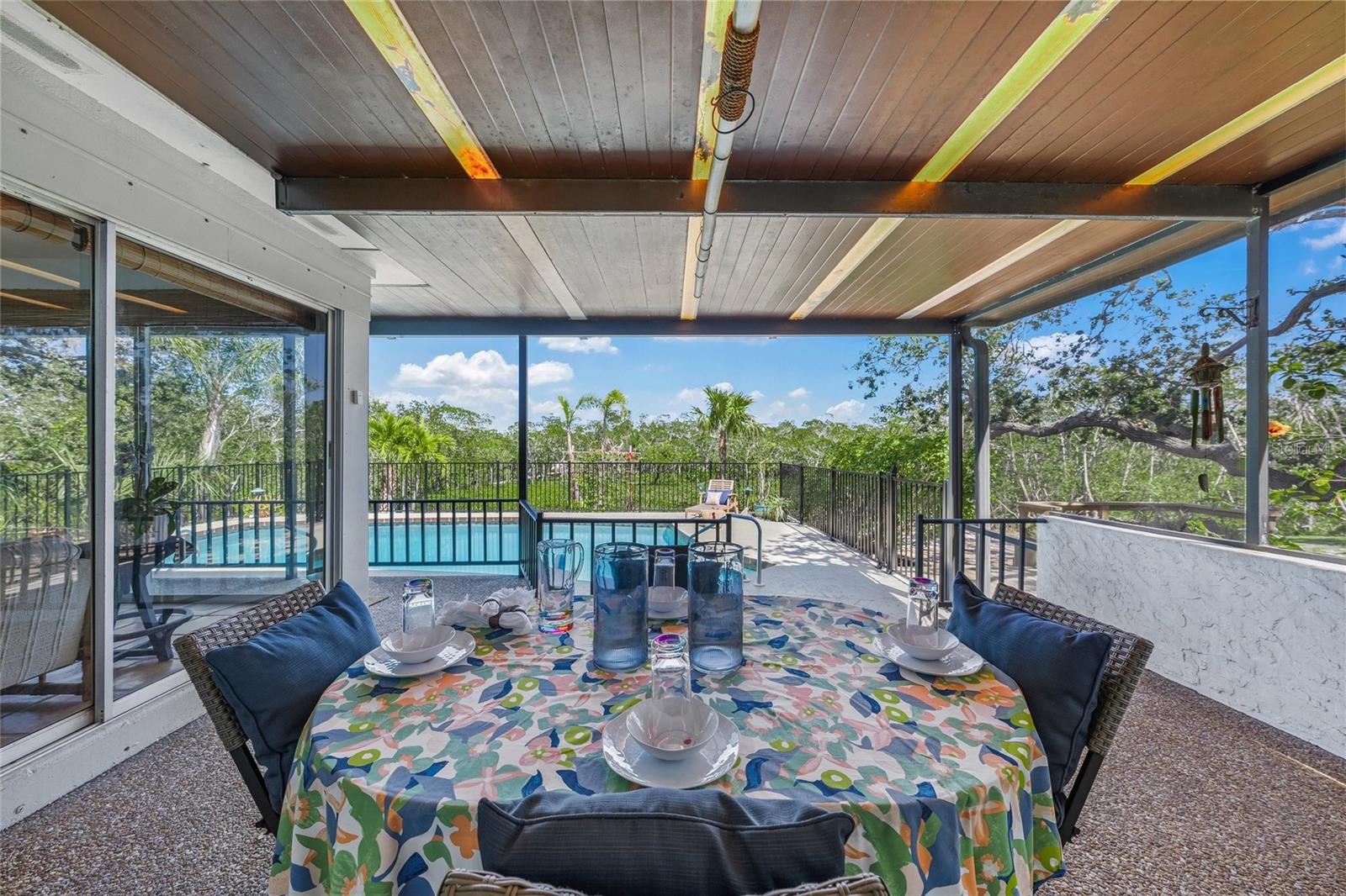 700 TROPICAL CIR, SARASOTA, FL, 34242