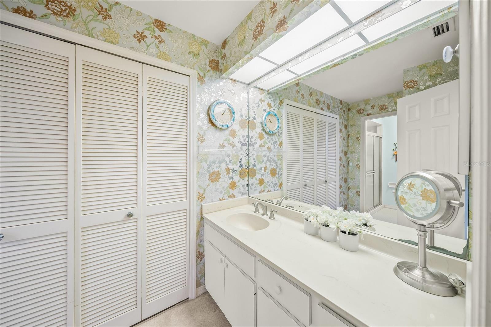 700 TROPICAL CIR, SARASOTA, FL, 34242