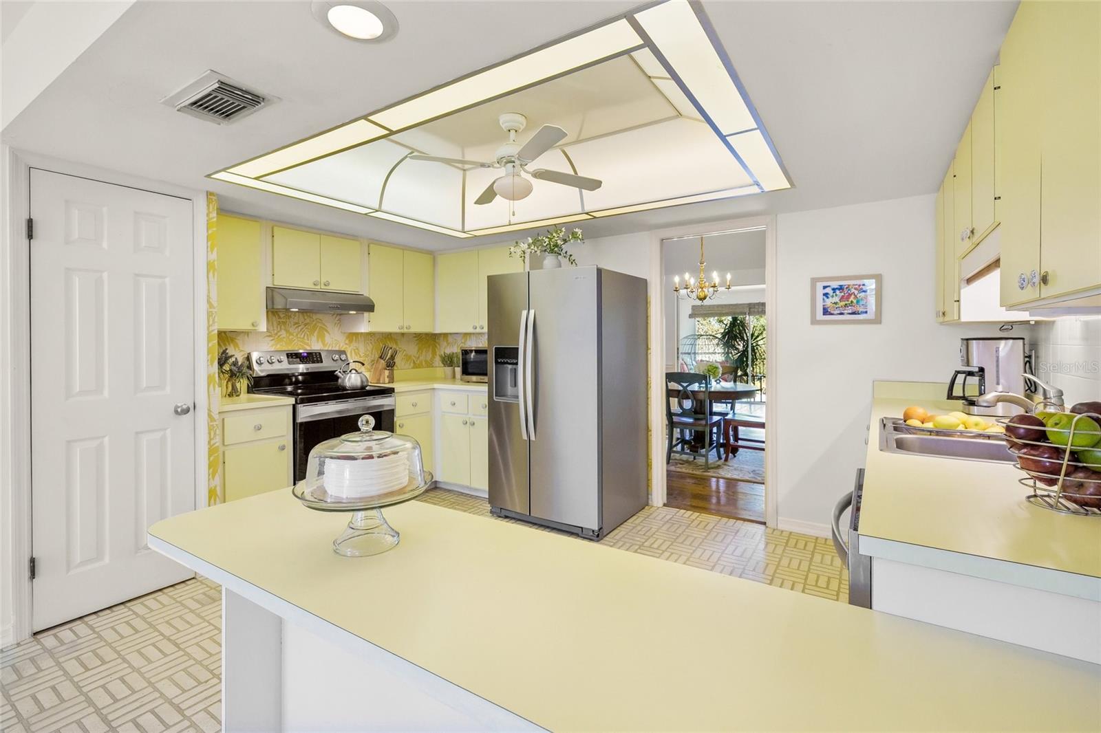 700 TROPICAL CIR, SARASOTA, FL, 34242