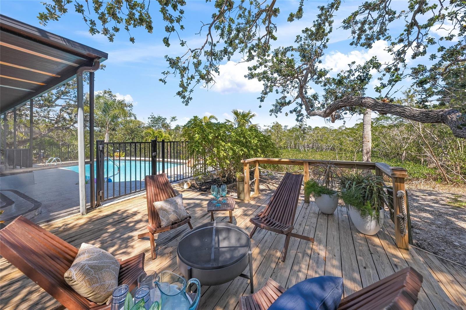 700 TROPICAL CIR, SARASOTA, FL, 34242