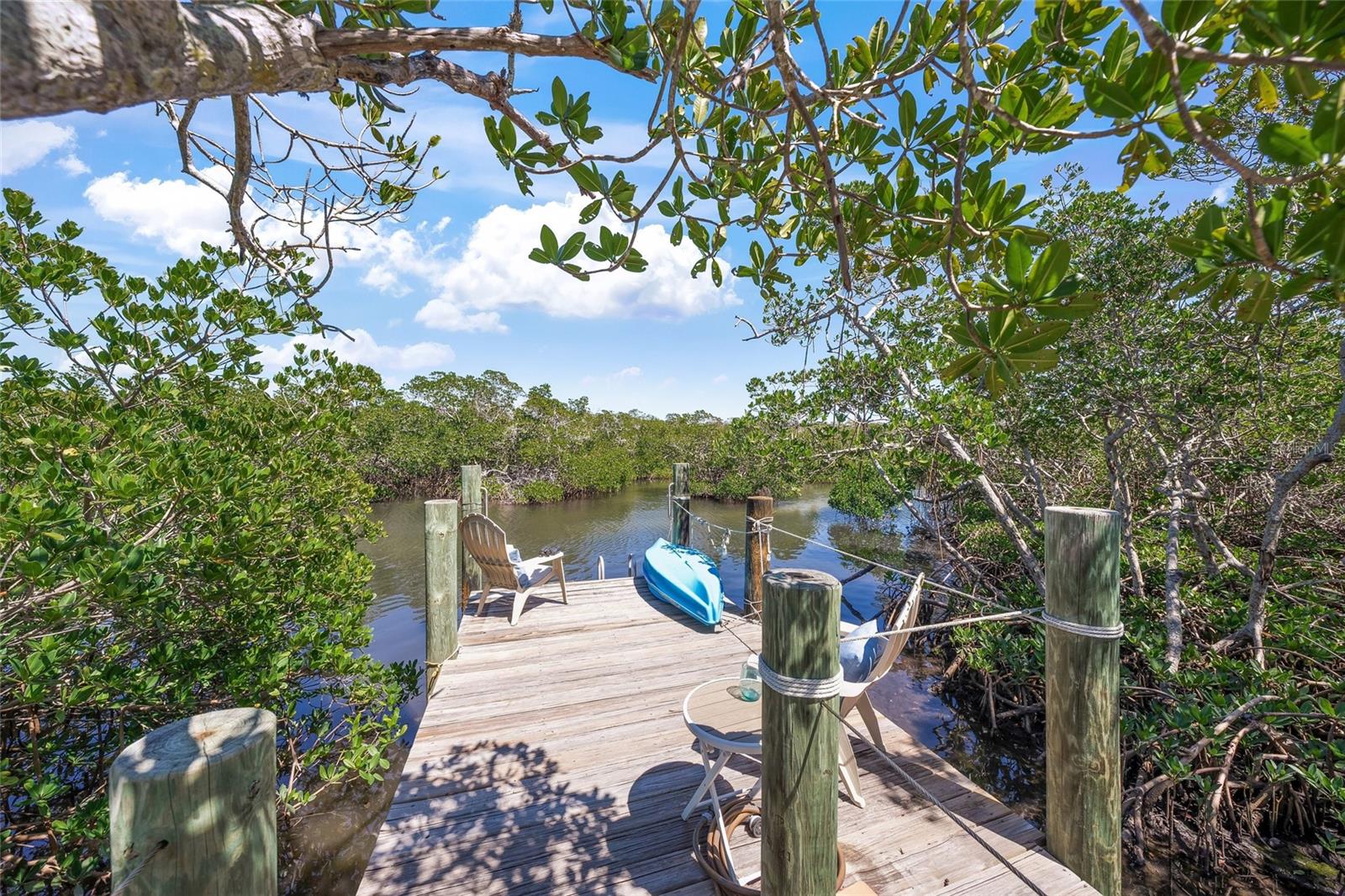 700 TROPICAL CIR, SARASOTA, FL, 34242