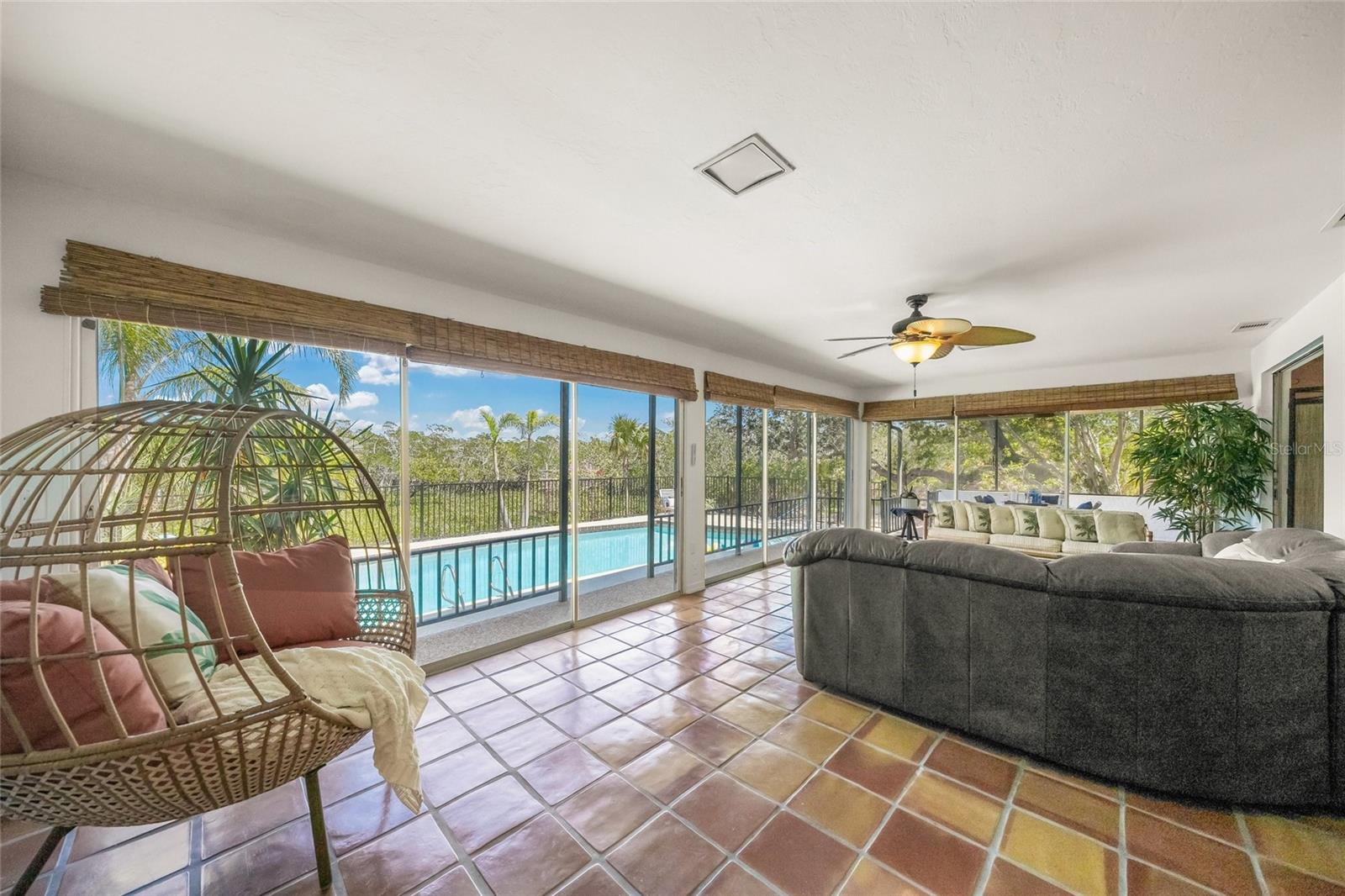 700 TROPICAL CIR, SARASOTA, FL, 34242