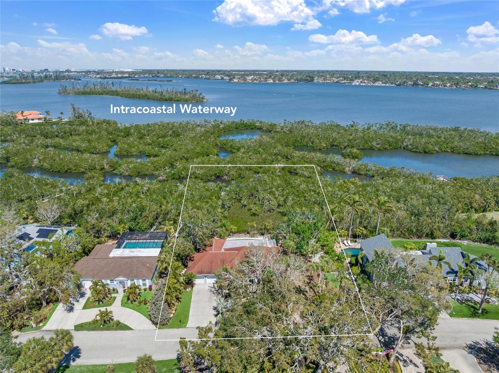 700 TROPICAL CIR, SARASOTA, FL, 34242