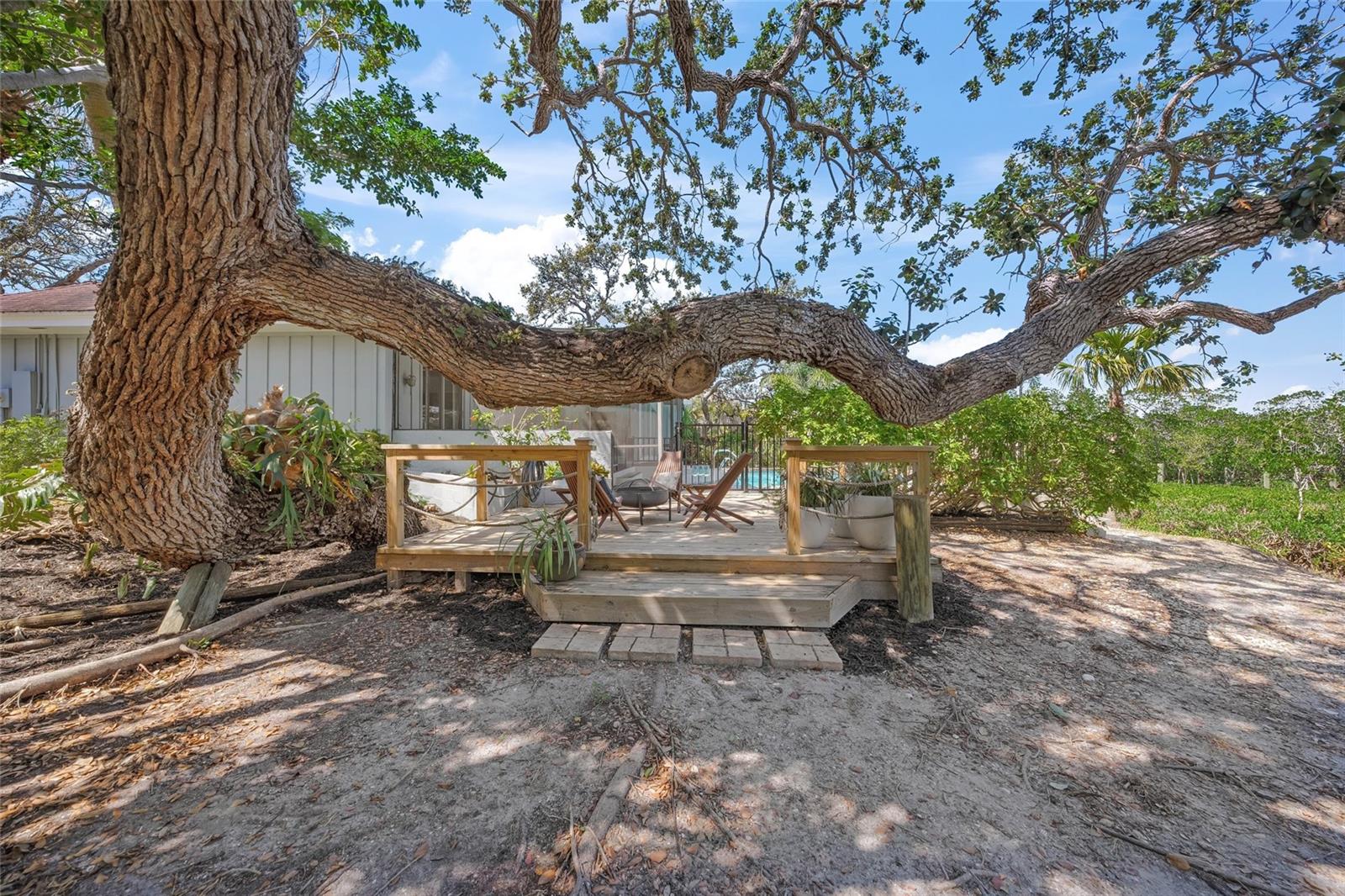 700 TROPICAL CIR, SARASOTA, FL, 34242