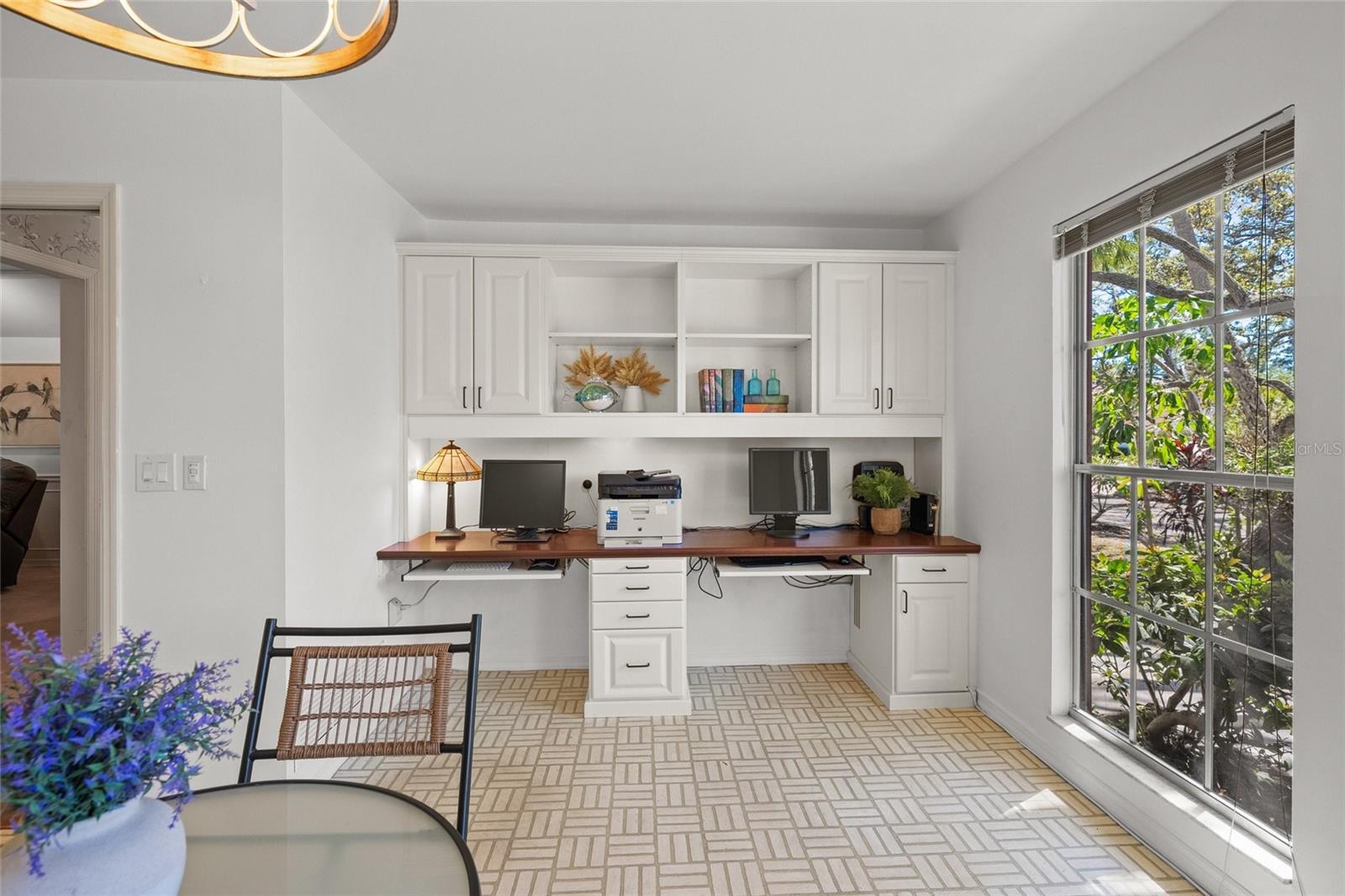 700 TROPICAL CIR, SARASOTA, FL, 34242