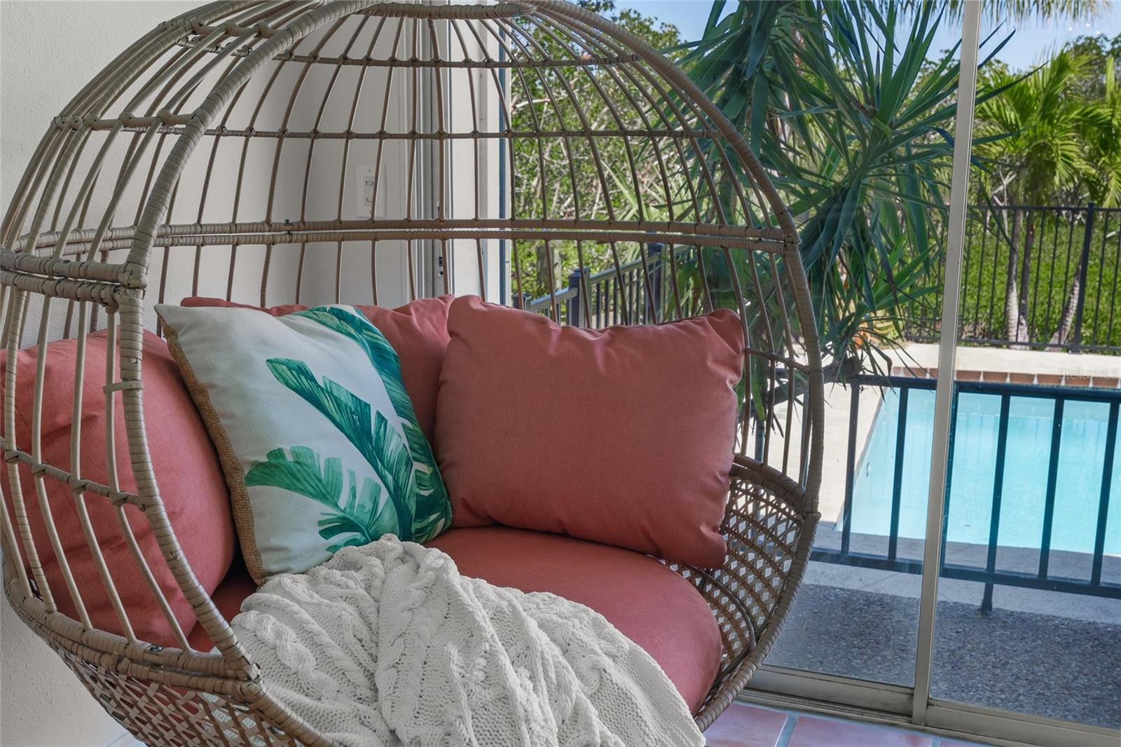 700 TROPICAL CIR, SARASOTA, FL, 34242