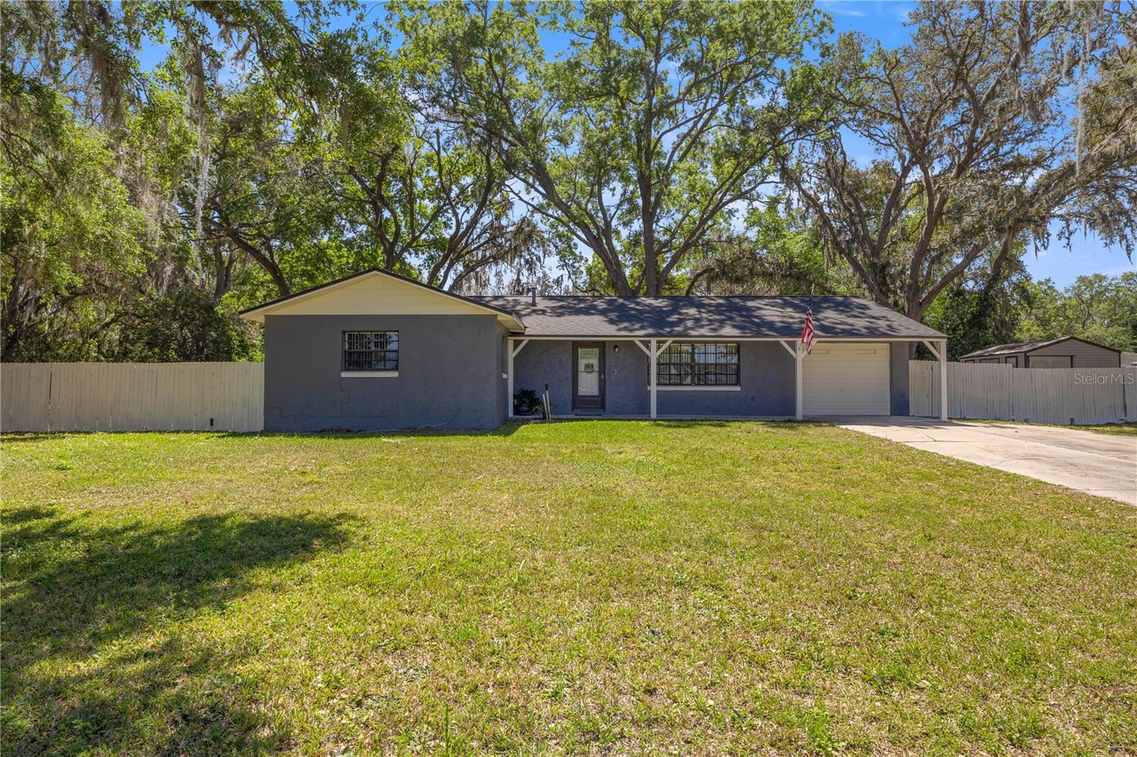 1107 VALLEY RD, FRUITLAND PARK, FL, 34731